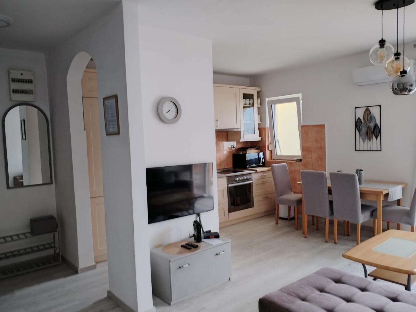 הרצג-נובי Apartment Topla מראה חיצוני תמונה